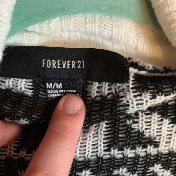 Aztec print cardigan ⭐️ - Picture 3 of 6